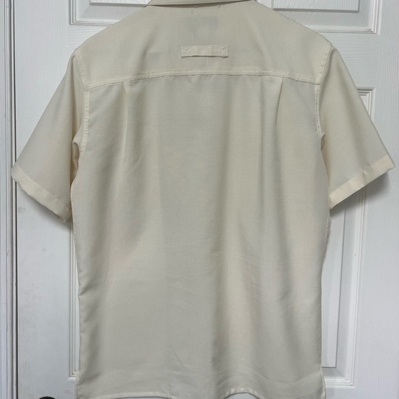 John Blair Men's Cream/ white Button Down Shirt - Picture 2 of 6